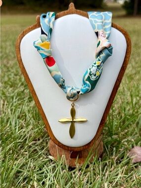 New Floral Turquoise Scarf Necklace with Gold Cross Pendant Charm